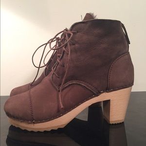 BRYR Classic Clog Booties