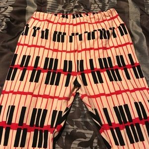 Lularoe piano leggings one size