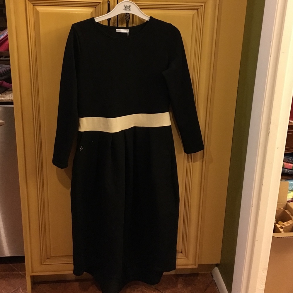 MAKADAMIA brand ladies dress size 38 or 6