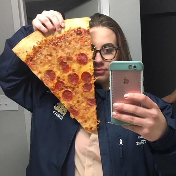 🕉👾☯️😻About me!🏒💜🍕👟 - Picture 2 of 2