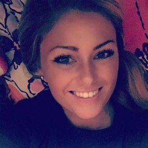 Meet your Posher, Kaylie