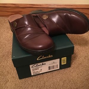 Clarks Brown Leather Clogs