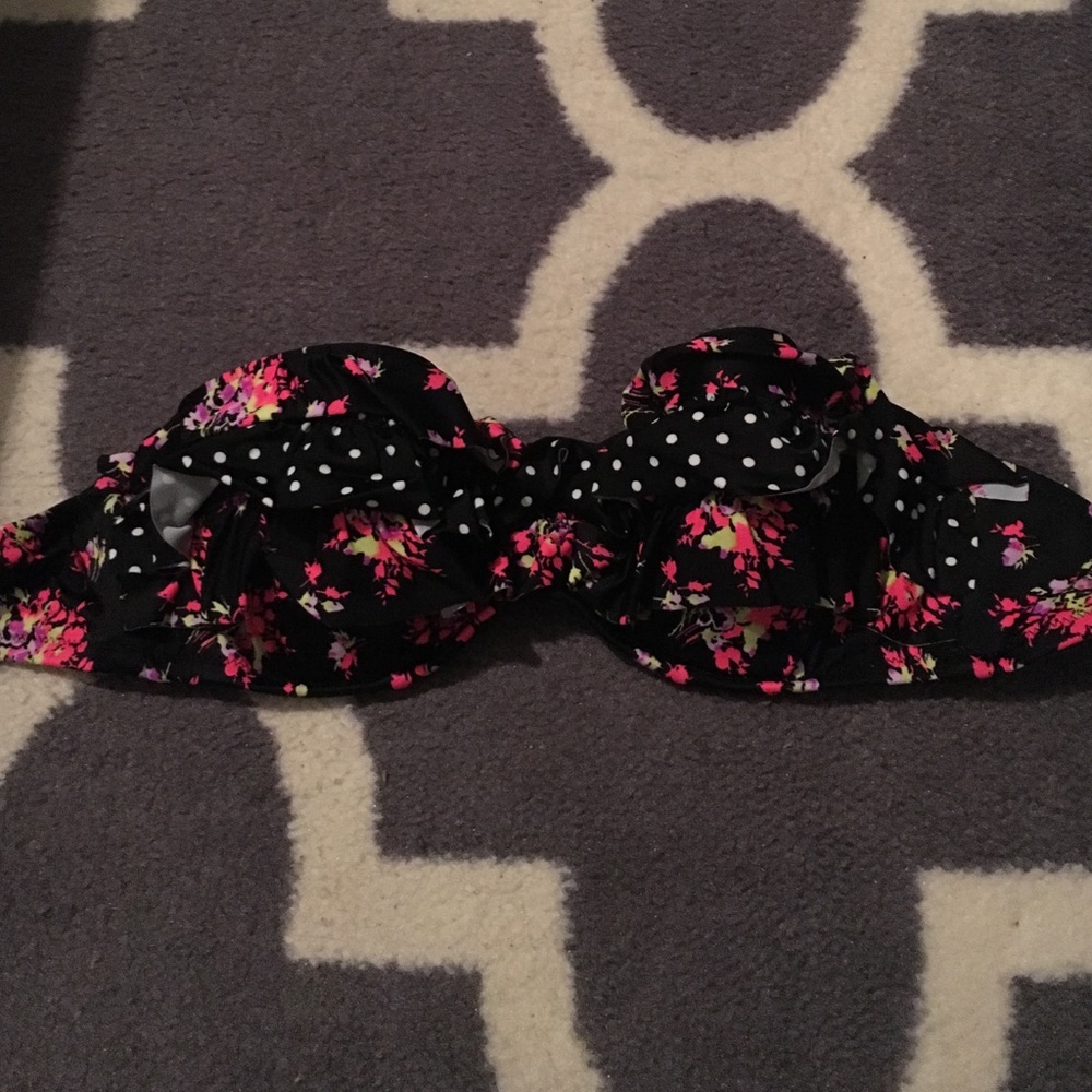 Victoria's Secret ruffled bikini top