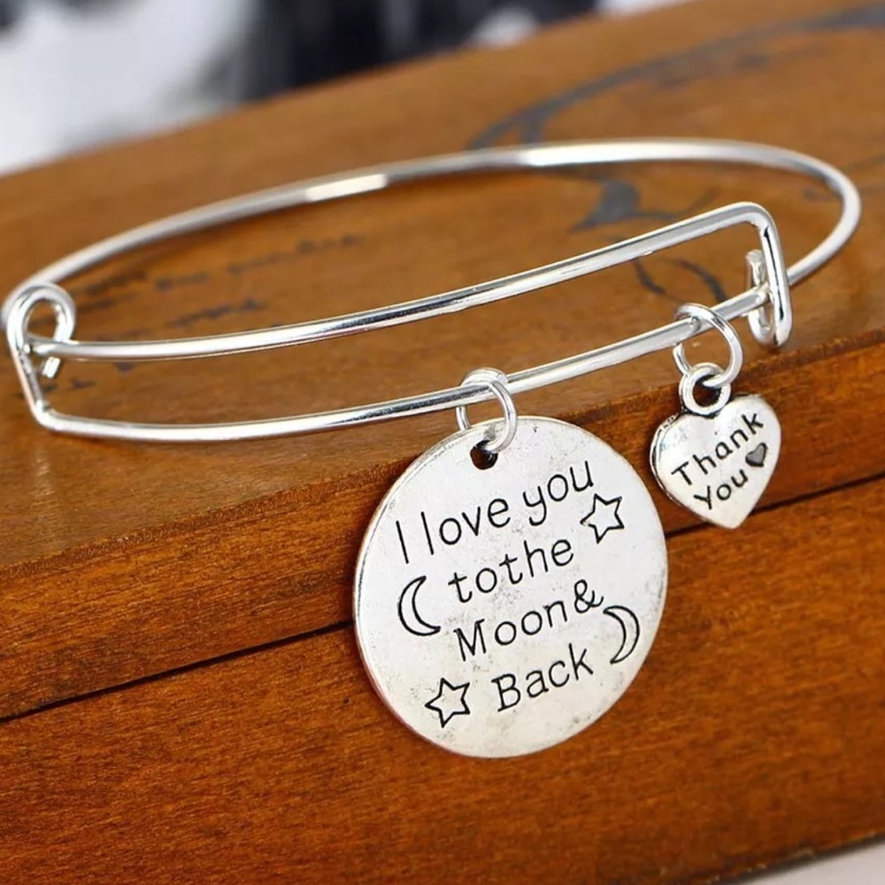 "I LOVE YOU TO THE MOON & BACK" bracelet 💕▫️