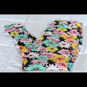 Plus size buttery soft leggings!!! 💋