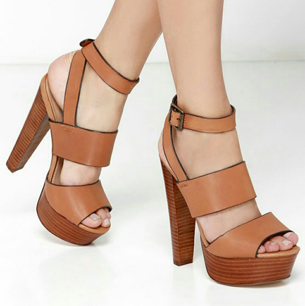 Steve Madden "Dezzzy" Tan Leather Platform Heels