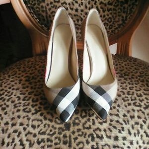 Super Sale $$  -Ferucci Burberry High Heel Pumps