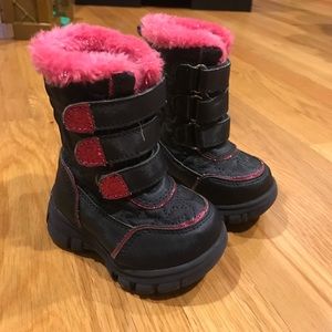 Snow boots