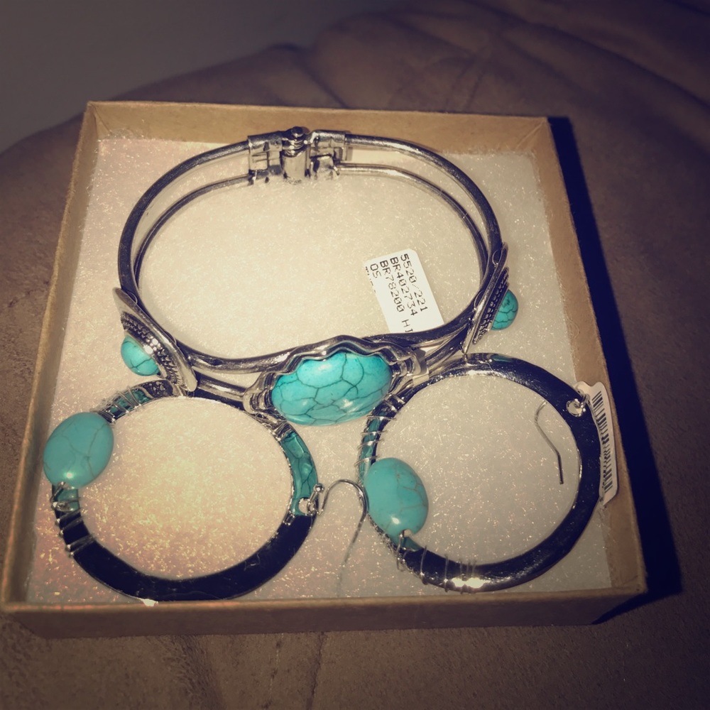 Turquoise earrings with matching bracelet.