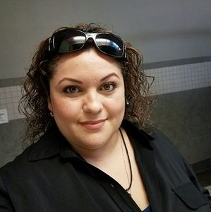 Meet your Posher, Ana