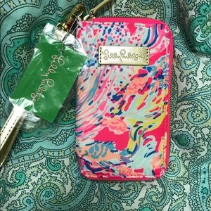 Lilly Pulitzer wristlet