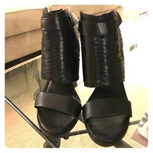 Steve Madden Black Leather Wedge Sandals size 7