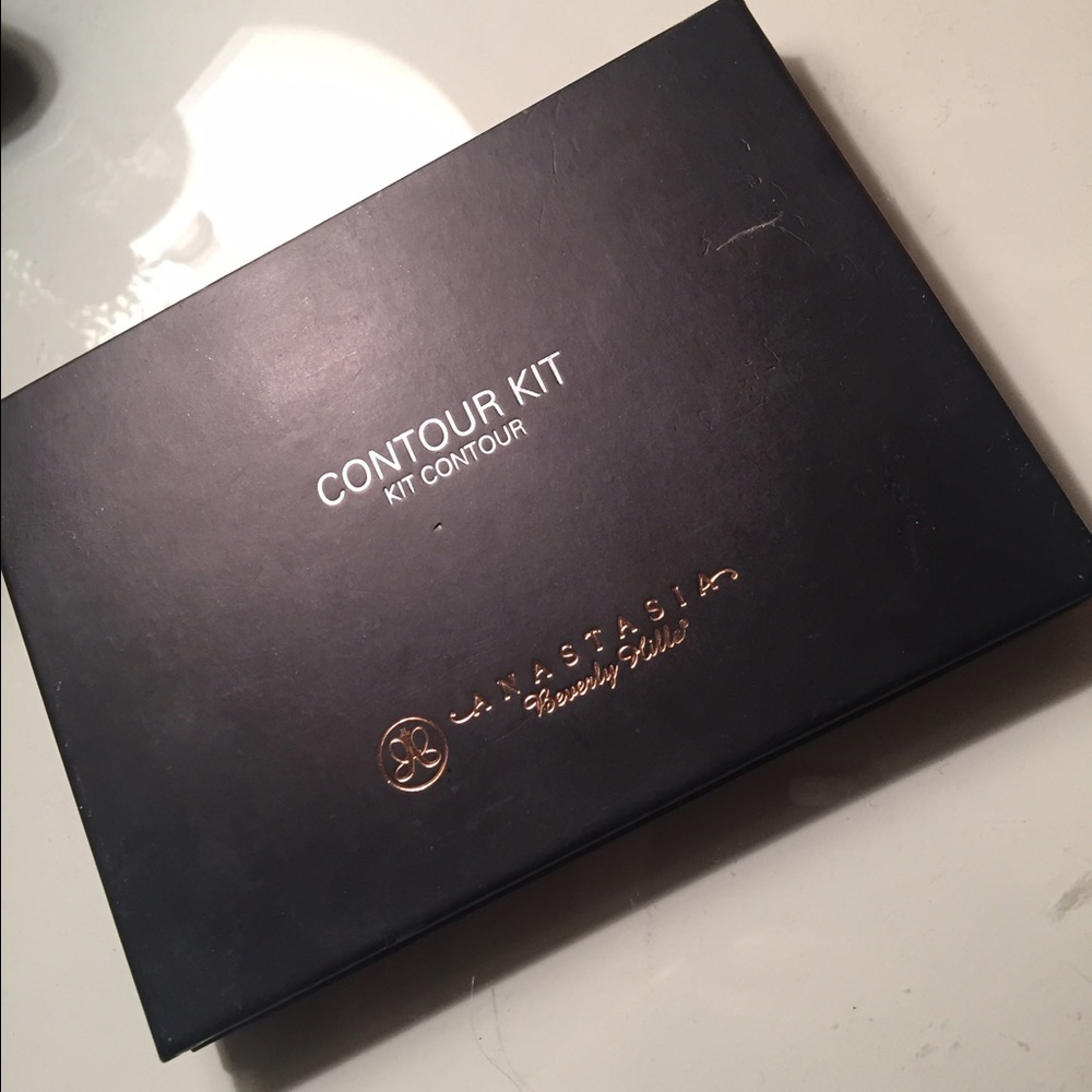 anastasia beverly hills contour kit