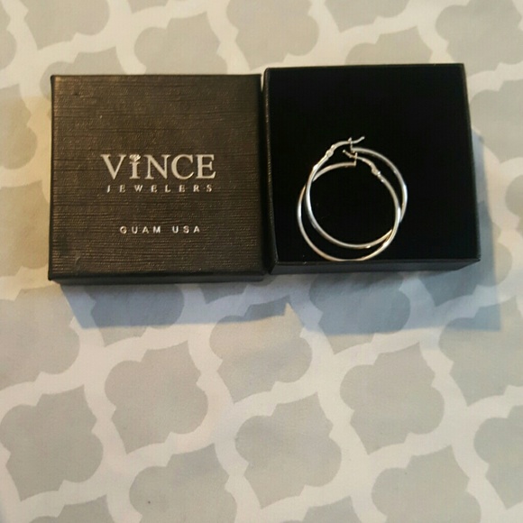 Silver hoop earrings - Picture 3 of 4