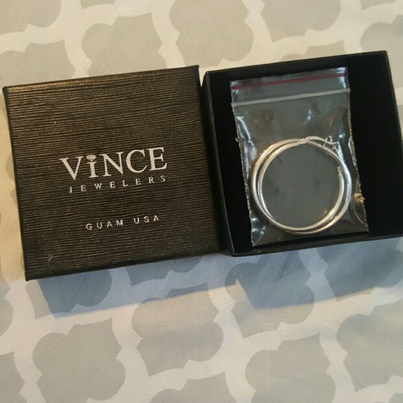 Silver hoop earrings - Picture 4 of 4