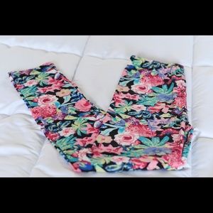 Kids leggings!! Size S M and L avail!! 😍