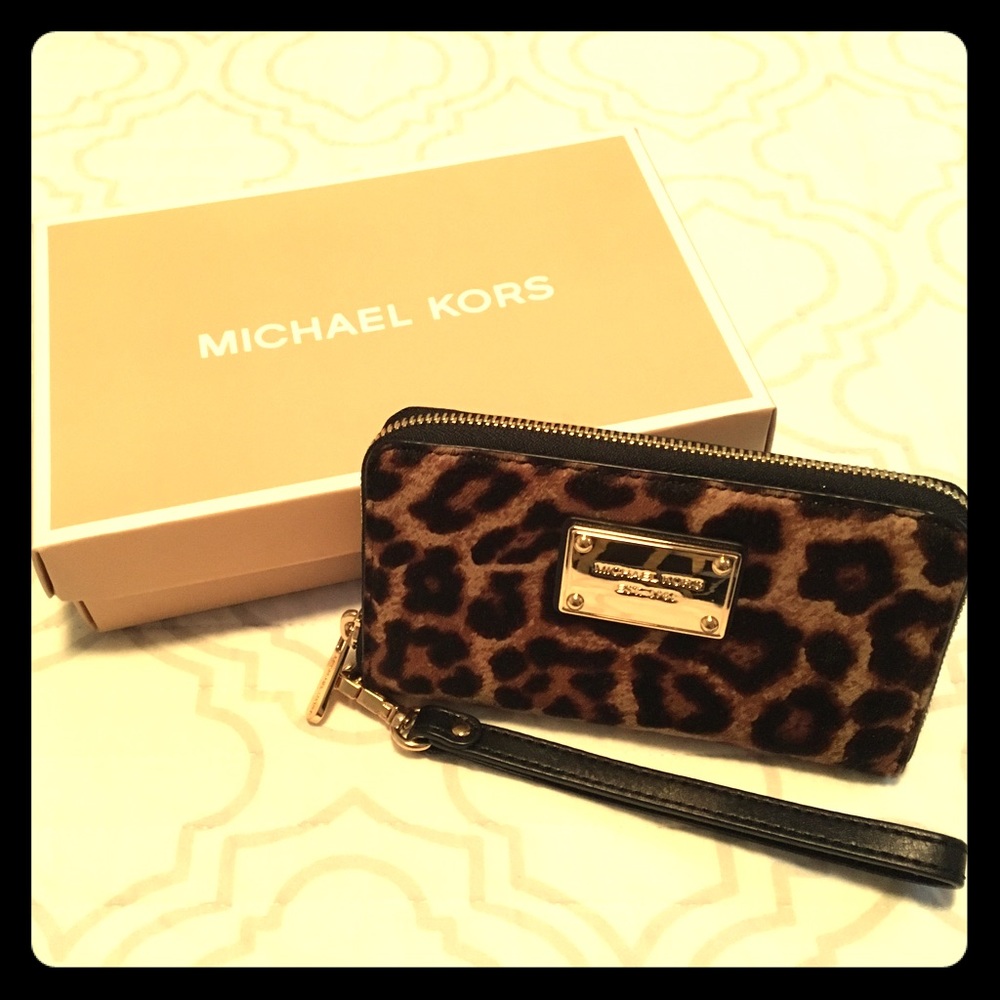 Michael Kors leopard wristlet