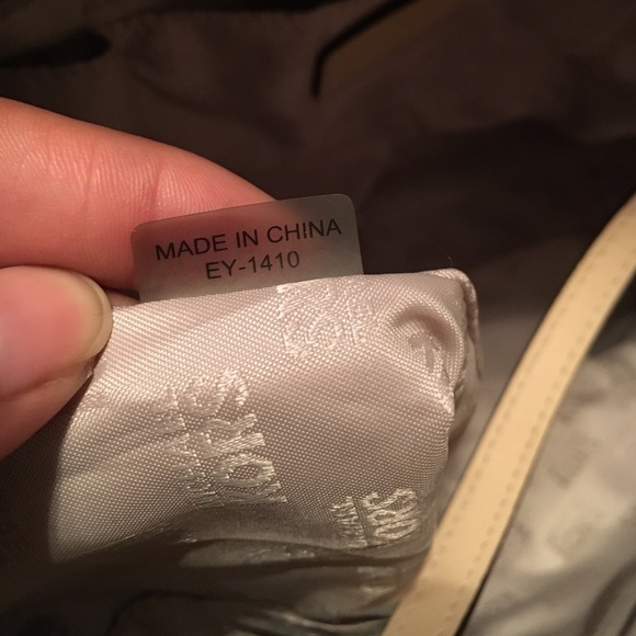 MK Chain Tote - Picture 4 of 4