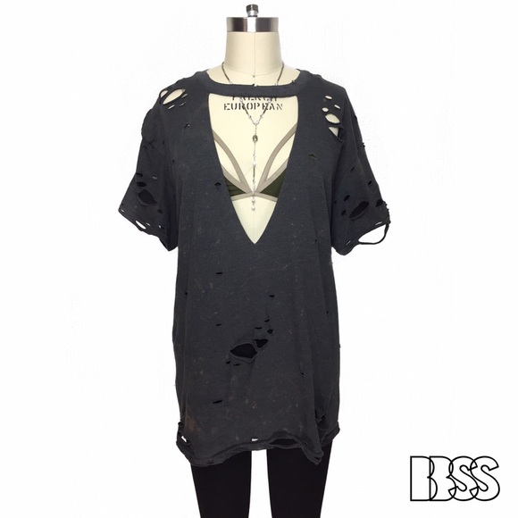 Vintage Tops - TREATED VINTAGE DEEP V COLLAR/CHOKER DETAIL TSHIRT