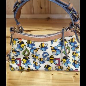 🍀Dooney and Bourke bumble bee shoulder bag.🍀