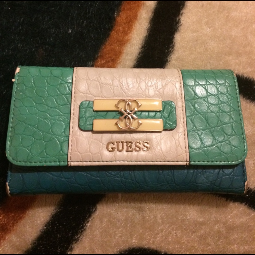 Guess wallet