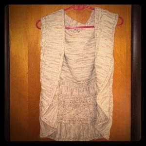 Sleeve less sweater