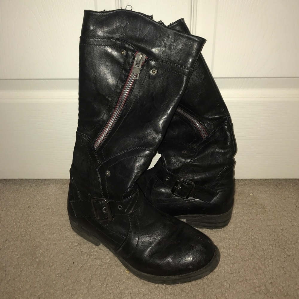 Black boots