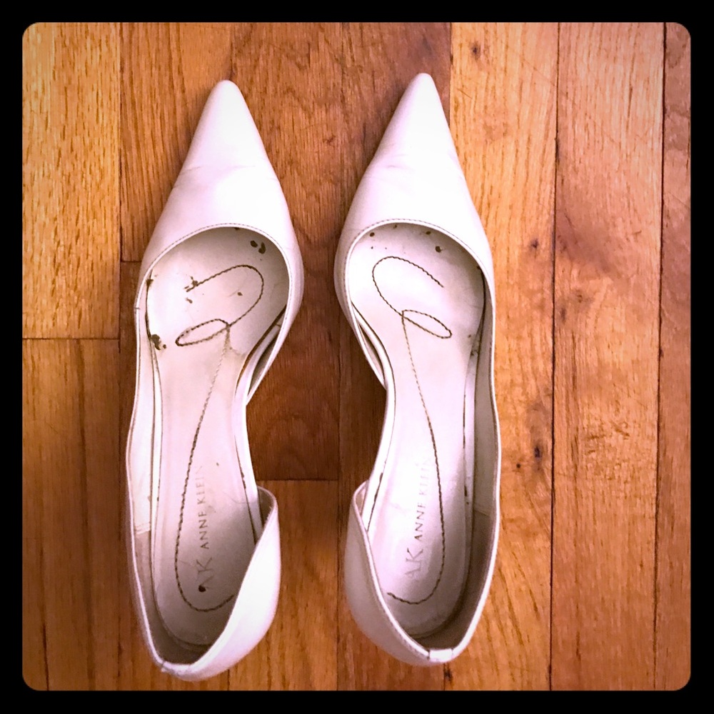 Anne Klein White D'orsay Pumps - sz 7.5