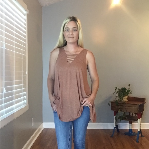 Cut Out front Tank Top - Picture 2 of 5