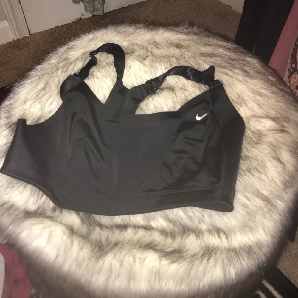 34D Nike sports bra