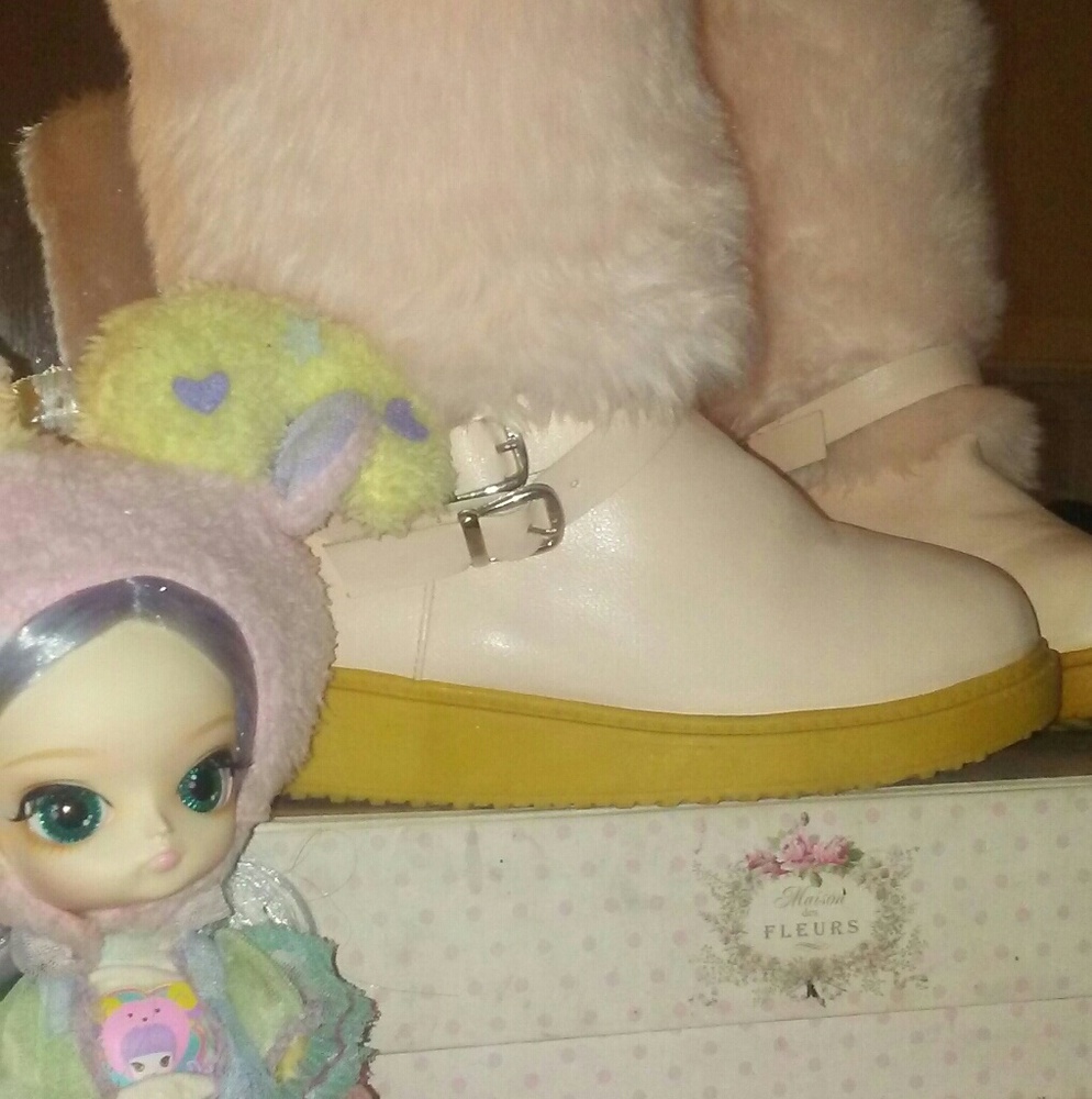 These are Lolitas pink  kawaii boots