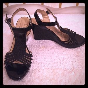 Adrienne Vittadini Wedges