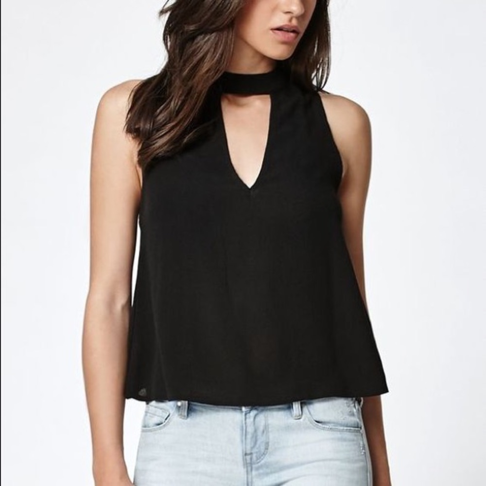 Kendall and Kylie keyhole tank top