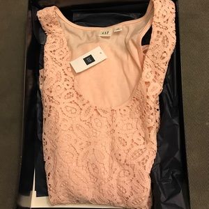 Gap crochet lace scoop tank