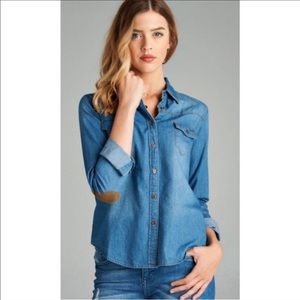 🎉🎉New, never worn Chambray suede elbow shirt🎉🎉