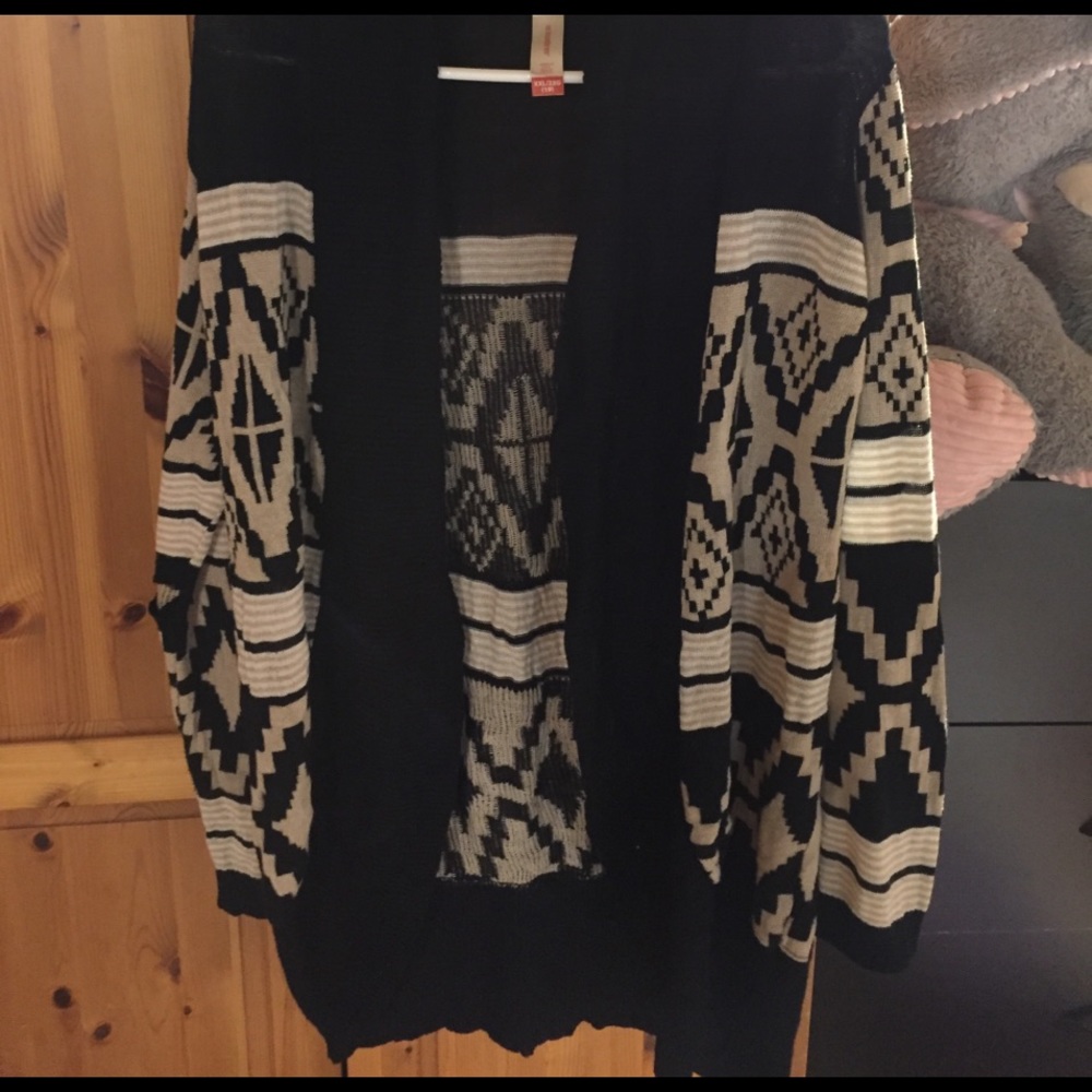 Adorable patterned cardigan