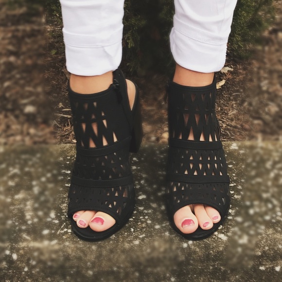 🌸Peep Toe Ankle Booties - Picture 3 of 7