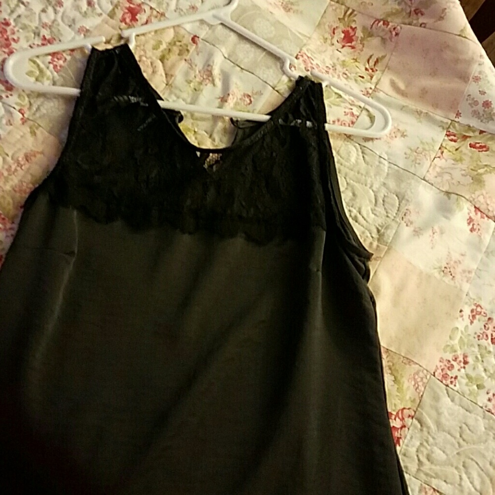Grey/black dressy top