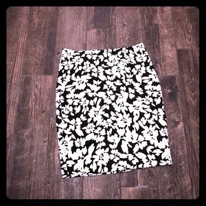 Ann Taylor Loft pencil skirt, cotton, Size 8