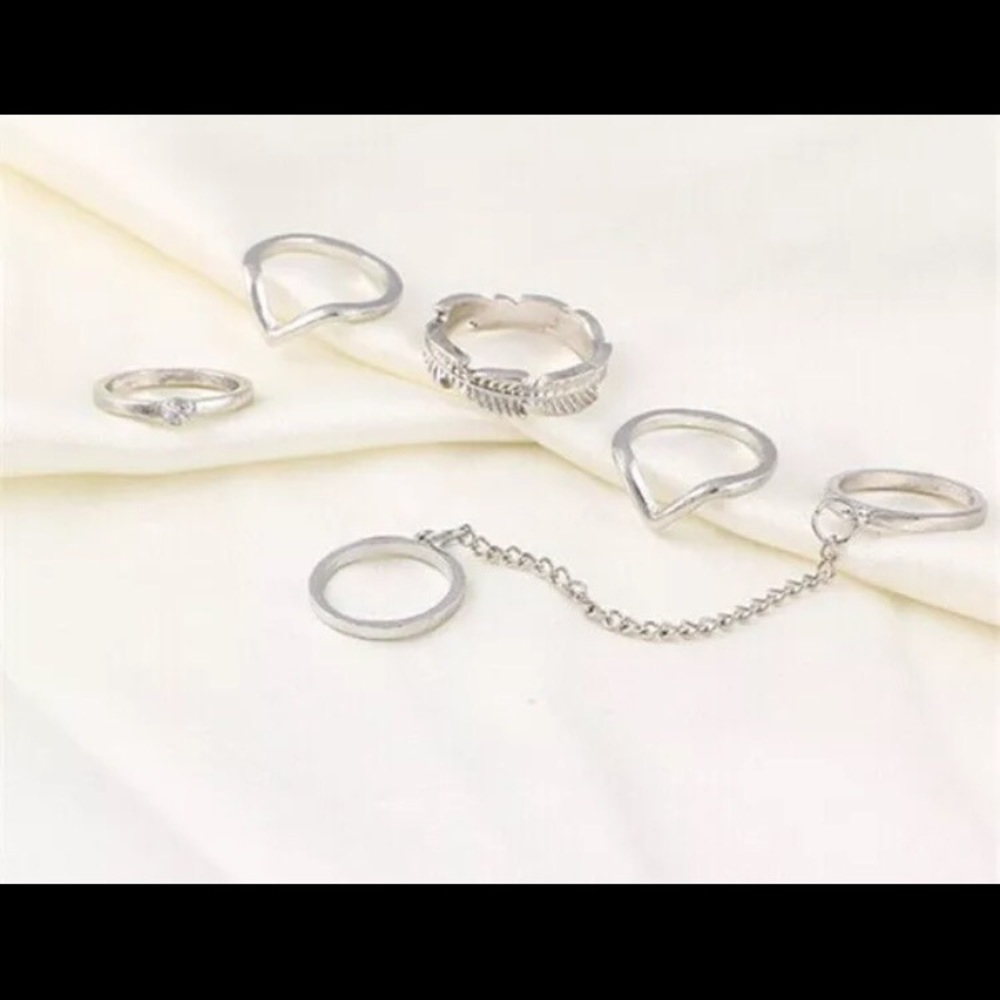 💜3 for $15💜Stackable silver ring set - Picture 1 of 3