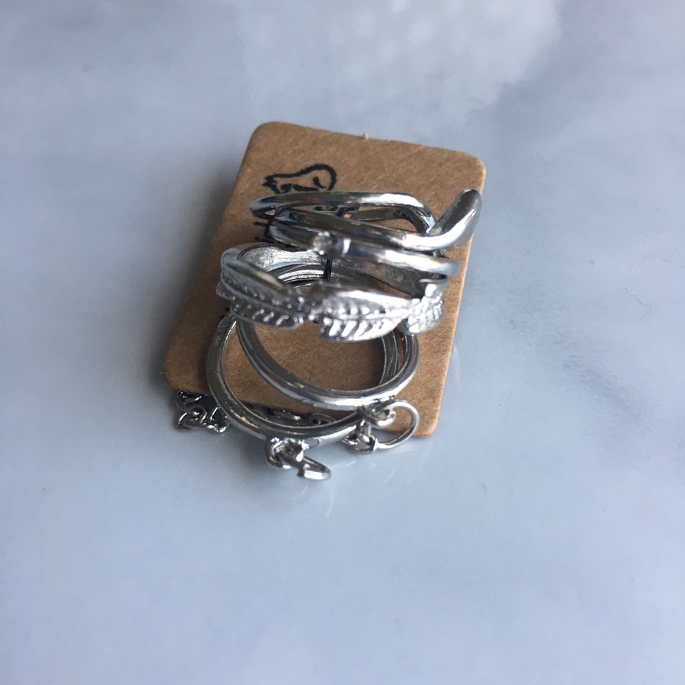 💜3 for $15💜Stackable silver ring set - Picture 3 of 3