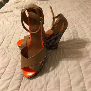 NWOT JUST FAB WEDGE SANDALS SIZE 9