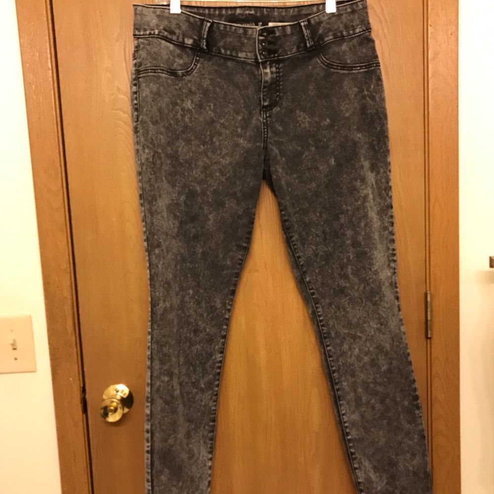 Hot Topic Black/Grey Acid Wash Skinny Jeans