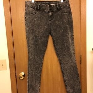 Hot Topic Black/Grey Acid Wash Skinny Jeans