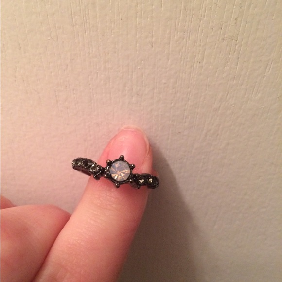 Pink centered black ring - Picture 2 of 2
