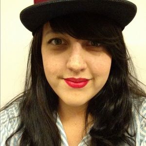 Meet your Posher, Danielle
