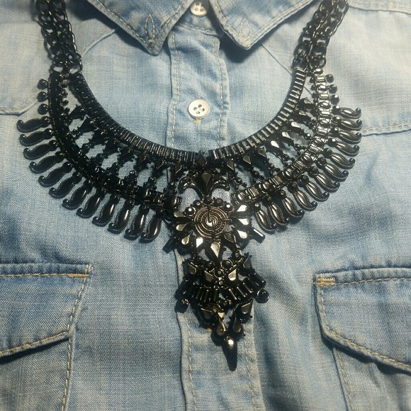 Black Statement Necklace - Picture 3 of 4