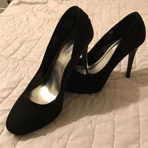 EUC Jennifer Lopez suede heels size 9