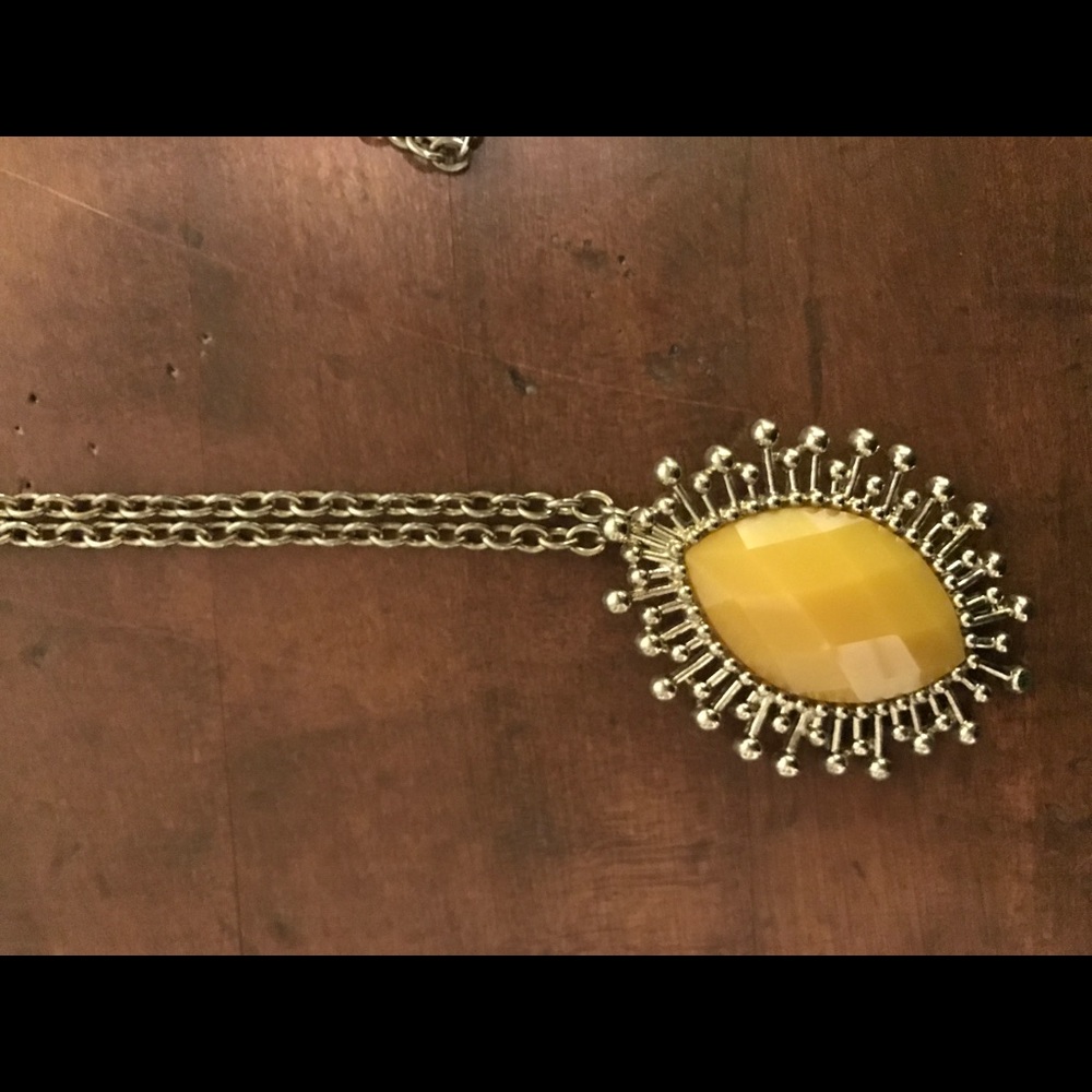 Long yellow stoned necklace - Picture 2 of 2