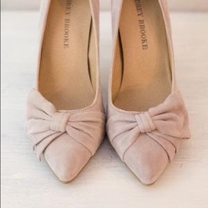 New Audrey Brooke Suede Pointed heels